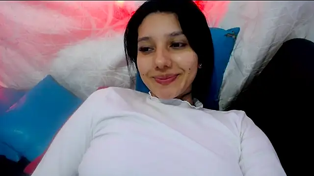 Snapshot of emmariders2 chatting on 01.06.25 emmariders2 online show from 01.06.25