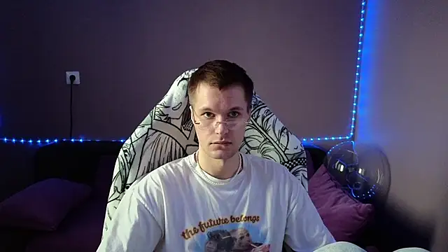 Leonnextdoor online show from 01.09.25