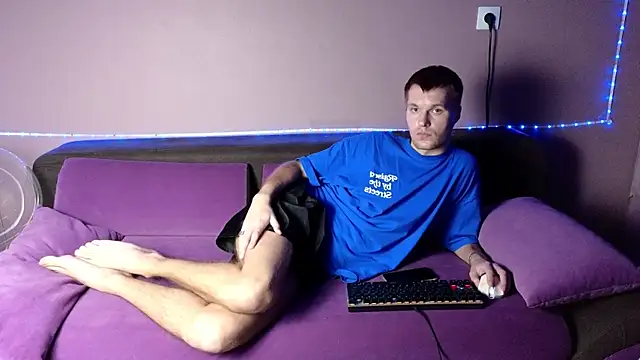 Leonnextdoor online show from 01.11.25