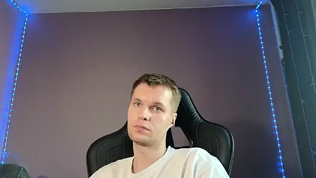 Leonnextdoor online show from 03.06.25