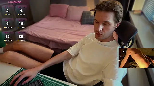 Leonnextdoor online show from 06.06.26