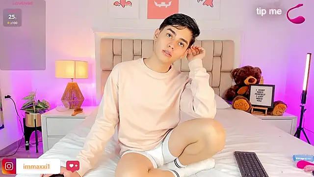 Maxi little online show from 11.05.25