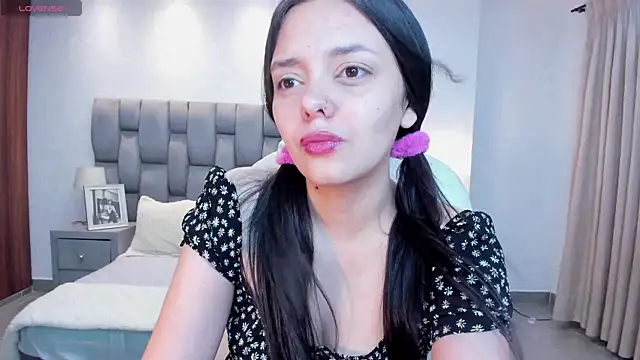 Snapshot of amelia_cherry chatting on 02.04.25 amelia cherry online show from 02.04.25