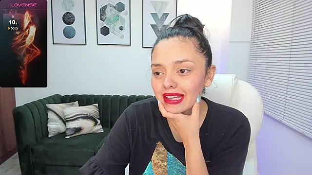 Snapshot of amelia_cherry chatting on 02.06.25 amelia cherry online show from 02.06.25