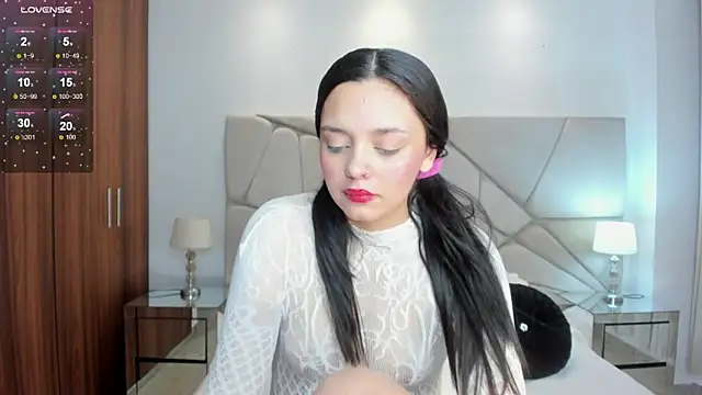 Snapshot of amelia_cherry chatting on 02.08.25 amelia cherry online show from 02.08.25