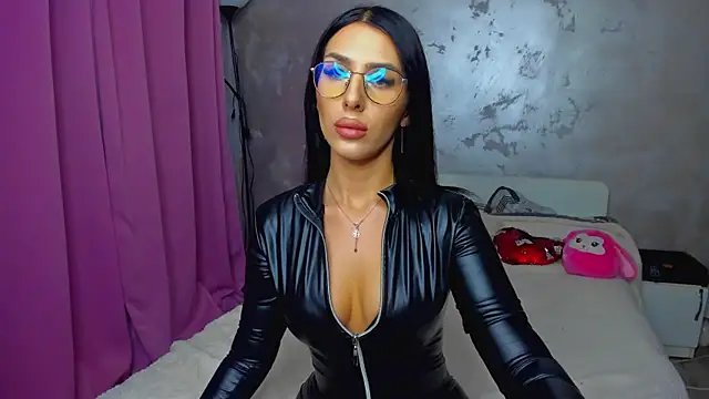 Snapshot of LexyBrianna chatting on 10.30.25 LexyBrianna online show from 10.30.25