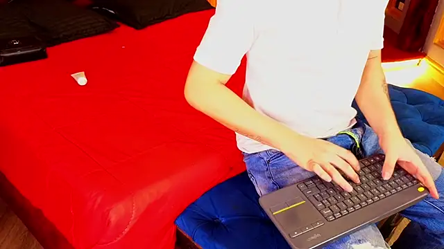 MarcoVitto online show from 10.10.25