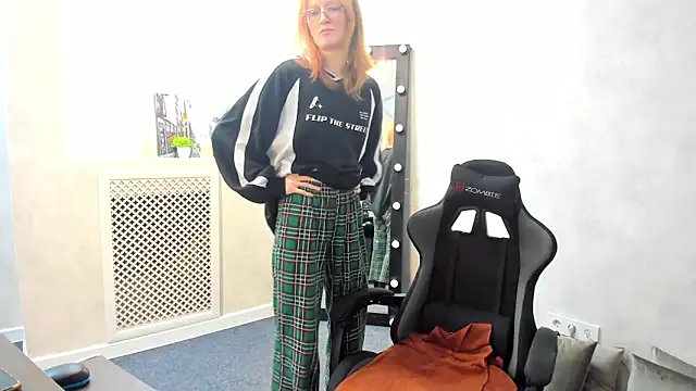 ElizabethHarpper online show from 01.31.25