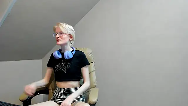 ElizabethHarpper online show from 03.21.25