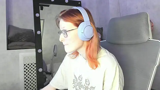 Snapshot of ElizabethHarpper chatting on 02.25.26 ElizabethHarpper online show from 02.25.26