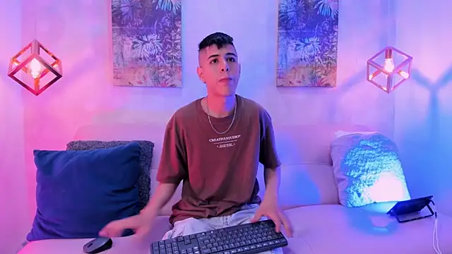 Snapshot of Angel_Khouri chatting on 02.09.25 Angel Khouri online show from 02.09.25