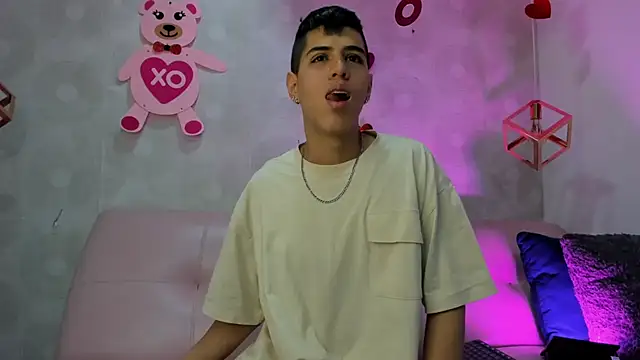 Snapshot of Angel_Khouri chatting on 02.19.25 Angel Khouri online show from 02.19.25