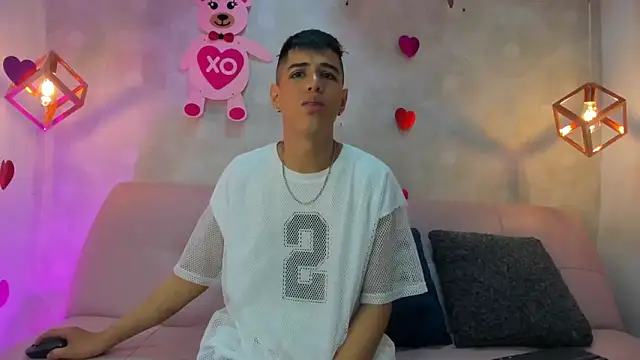 Snapshot of Angel_Khouri chatting on 02.24.25 Angel Khouri online show from 02.24.25