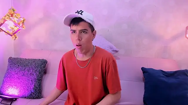 Snapshot of Angel_Khouri chatting on 03.06.25 Angel Khouri online show from 03.06.25