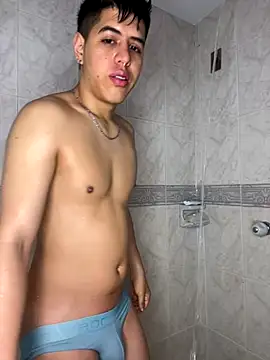 Snapshot of Angel_Khouri chatting on 09.28.25 Angel Khouri online show from 09.28.25