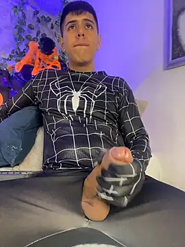 Snapshot of Angel_Khouri chatting on 10.31.25 Angel Khouri online show from 10.31.25