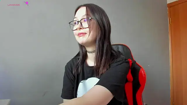 Snapshot of kittenrisha chatting on 01.17.25 kittenrisha online show from 01.17.25