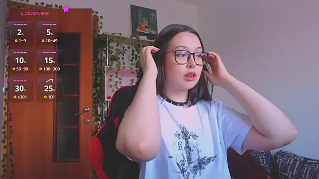 Snapshot of kittenrisha chatting on 02.17.25 kittenrisha online show from 02.17.25