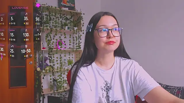 Snapshot of kittenrisha chatting on 02.26.25 kittenrisha online show from 02.26.25