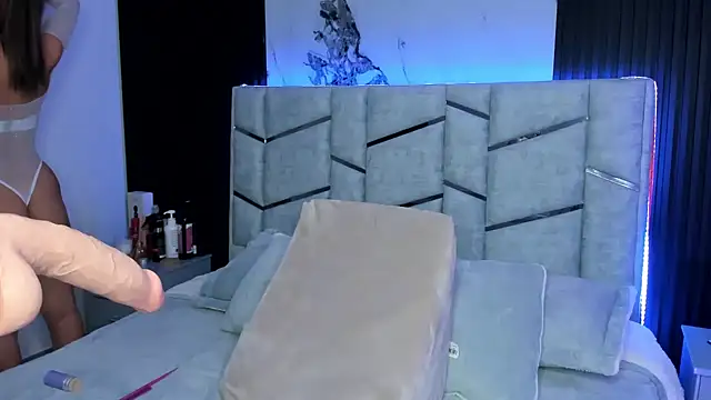 daniiphoeniixx online show from 01.23.25