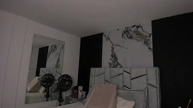 daniiphoeniixx online show from 03.03.25