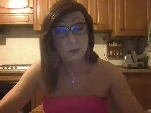 Snapshot of Tiabet chatting on 10.21.25 Tiabet online show from 10.21.25