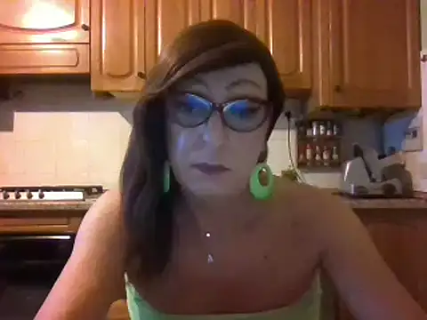 Snapshot of Tiabet chatting on 02.04.26 Tiabet online show from 02.04.26