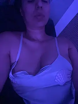 womantall99 online show from 10.10.25