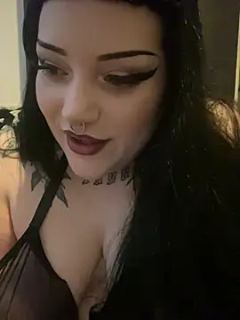 Snapshot of Gothicsiren chatting on 03.21.25 Gothicsiren online show from 03.21.25