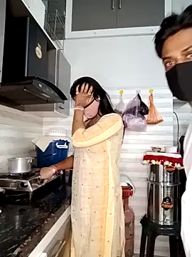 Snapshot of Best-Couple chatting on 01.22.25 Best-Couple online show from 01.22.25