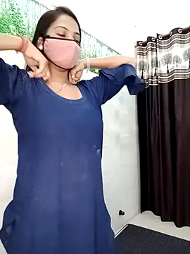 Snapshot of Best-Couple chatting on 01.25.25 Best-Couple online show from 01.25.25