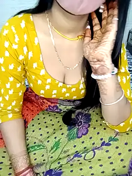 Snapshot of Best-Couple chatting on 02.04.25 Best-Couple online show from 02.04.25