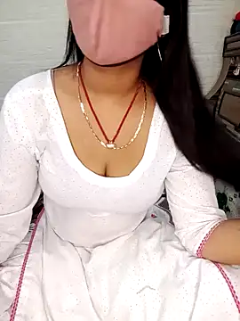 Snapshot of Best-Couple chatting on 02.05.25 Best-Couple online show from 02.05.25