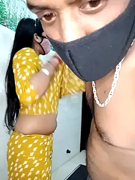 Snapshot of Best-Couple chatting on 02.06.25 Best-Couple online show from 02.06.25