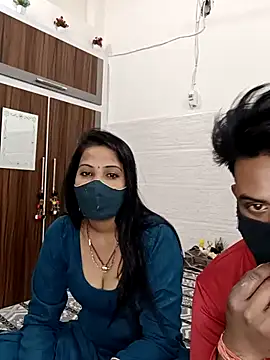 Snapshot of Best-Couple chatting on 03.06.25 Best-Couple online show from 03.06.25