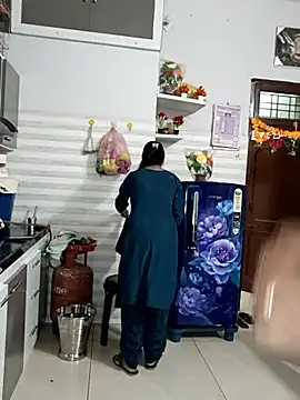 Snapshot of Best-Couple chatting on 03.12.25 Best-Couple online show from 03.12.25