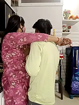 Snapshot of Best-Couple chatting on 03.17.25 Best-Couple online show from 03.17.25