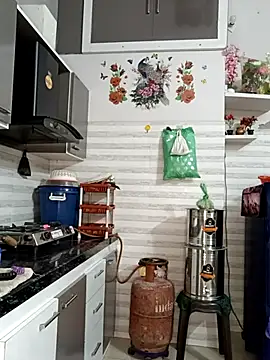 Snapshot of Best-Couple chatting on 09.13.25 Best-Couple online show from 09.13.25