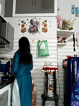 Snapshot of Best-Couple chatting on 09.18.25 Best-Couple online show from 09.18.25