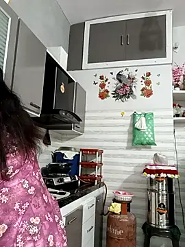 Snapshot of Best-Couple chatting on 09.29.25 Best-Couple online show from 09.29.25