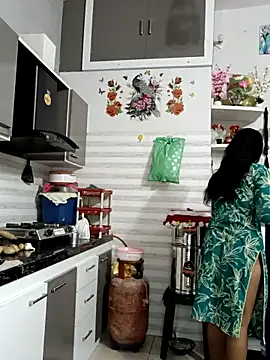 Snapshot of Best-Couple chatting on 10.04.25 Best-Couple online show from 10.04.25