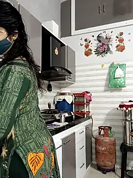 Snapshot of Best-Couple chatting on 10.08.25 Best-Couple online show from 10.08.25