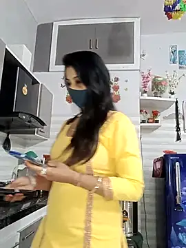 Snapshot of Best-Couple chatting on 11.07.25 Best-Couple online show from 11.07.25