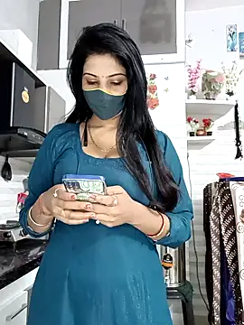 Snapshot of Best-Couple chatting on 11.18.25 Best-Couple online show from 11.18.25