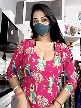 Snapshot of Best-Couple chatting on 11.26.25 Best-Couple online show from 11.26.25