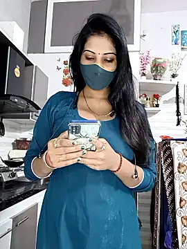 Snapshot of Best-Couple chatting on 12.01.25 Best-Couple online show from 12.01.25