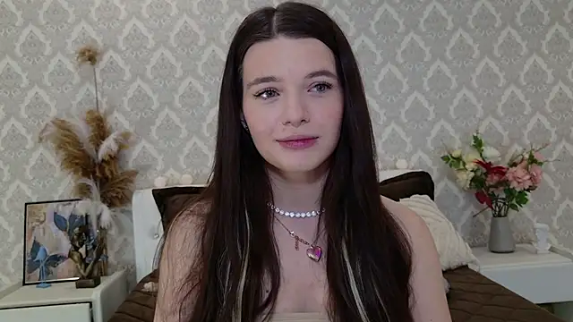 Snapshot of Nellie_Medina chatting on 02.24.25 Nellie Medina online show from 02.24.25