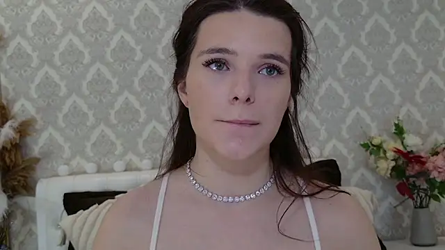 Snapshot of Nellie_Medina chatting on 03.12.25 Nellie Medina online show from 03.12.25