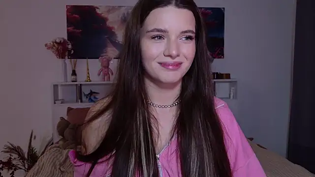 Snapshot of Nellie_Medina chatting on 10.14.25 Nellie Medina online show from 10.14.25