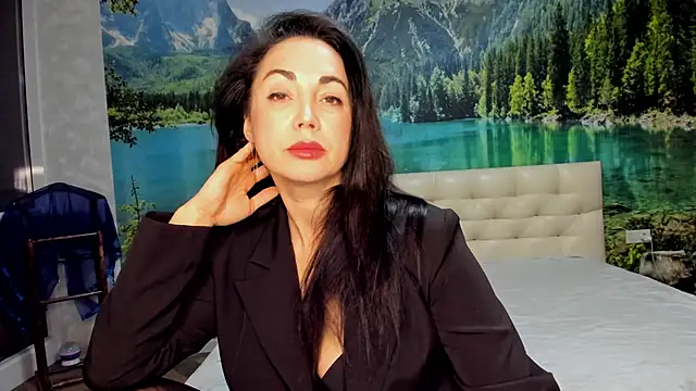 Snapshot of Monica_Weiss chatting on 02.01.25 Monica Weiss online show from 02.01.25